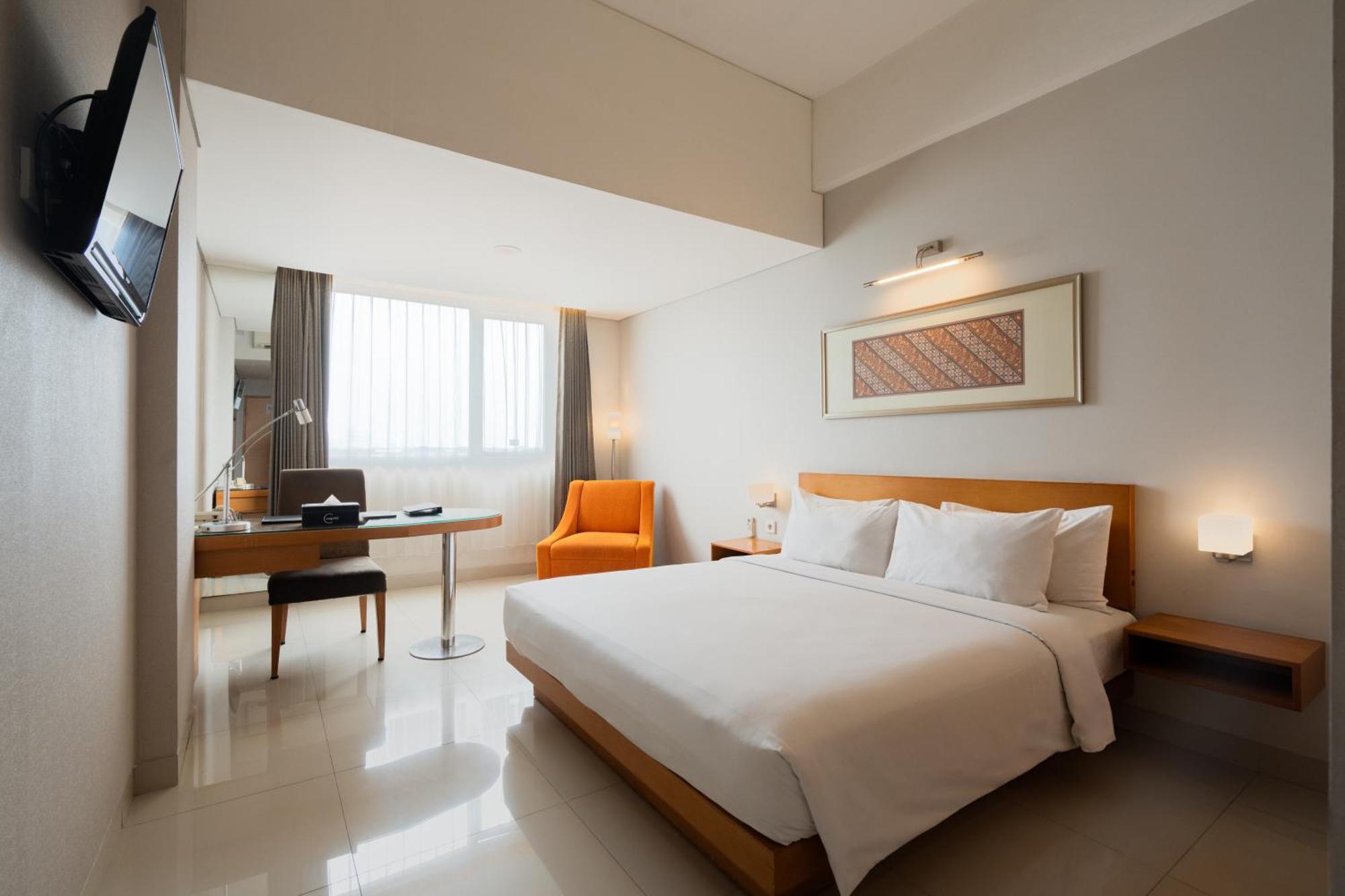 The Capital Hotel Сурабая Экстерьер фото
